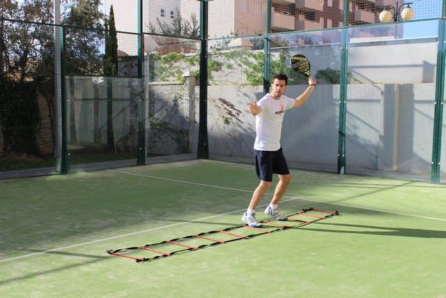 Cómo entrenar para un partido de pádel: ejercicios y consejos para llegar mejor a la pista